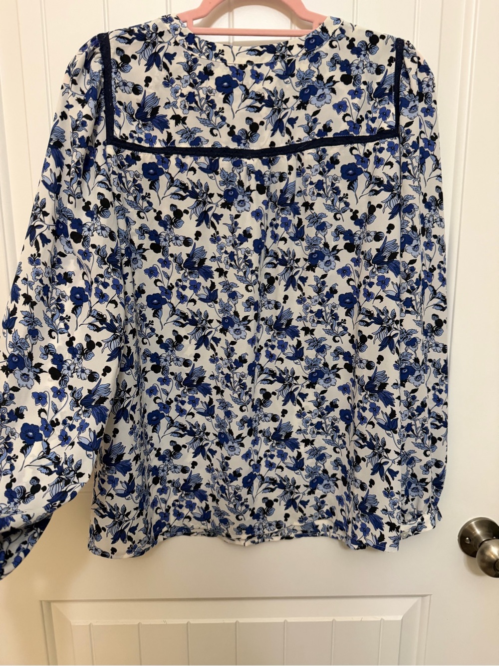 Talbots Blue and Cream Lace Embroidered Trim Floral Blouse Sz Large - Picture 9 of 17